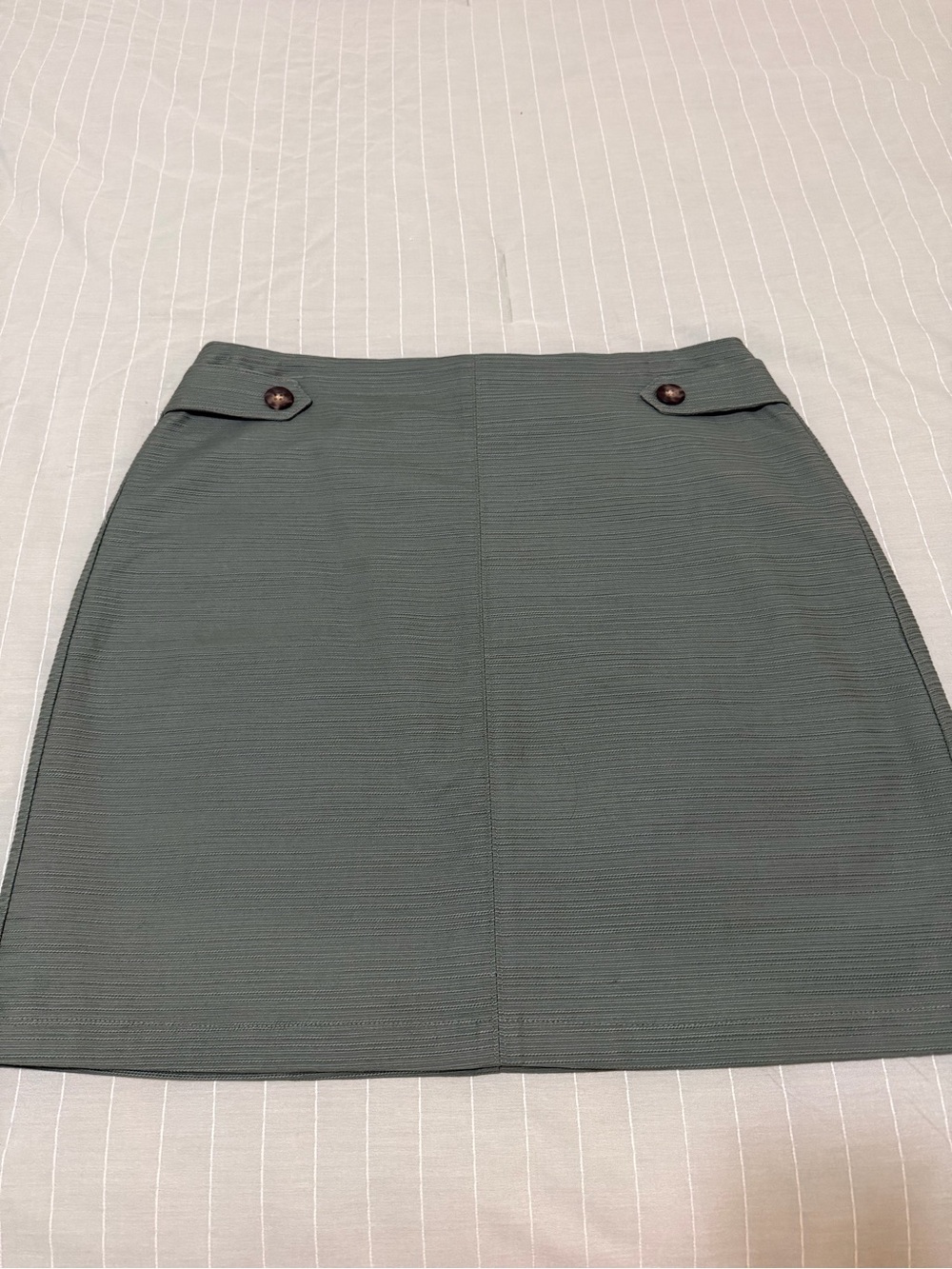 Ann Taylor Factory Classic Olive Green Skirt, Size 8 Petite